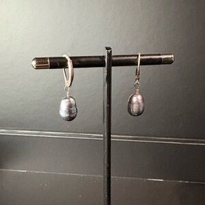 Elegant vintage Silver Pearl Drop Earrings